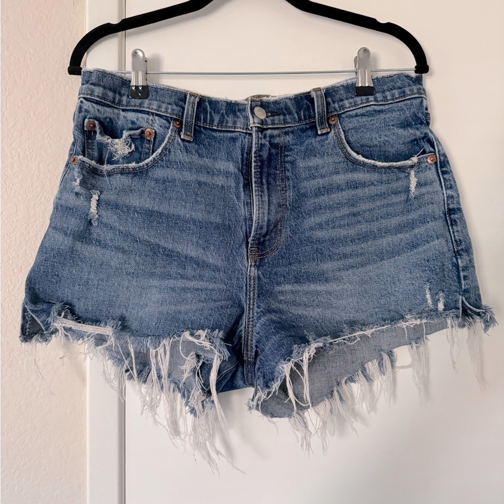 Abercrombie & Fitch The Mom Short Mid Rise Curve Love